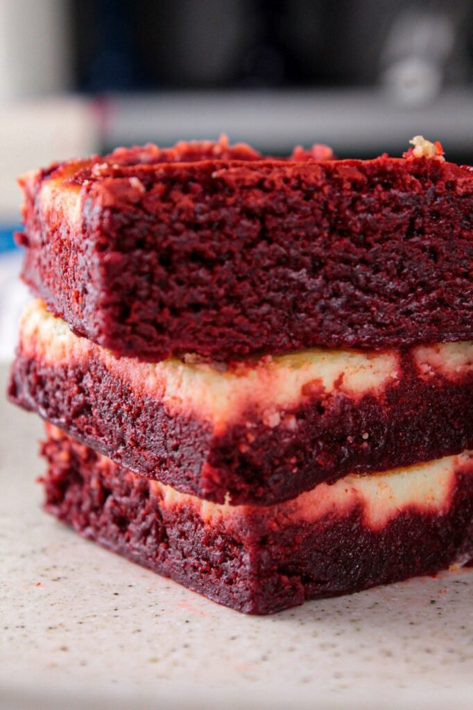 Brownie red velvet cheesecake