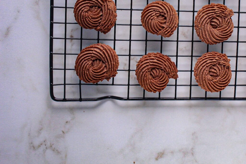 Receita de Biscoito de Chocolate no bico de confeitar