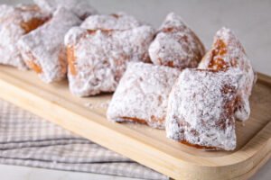 RECEITA DE TOSTADAS DA TIANA DO FILME “A PRINCESA E O SAPO” (BEIGNETS)