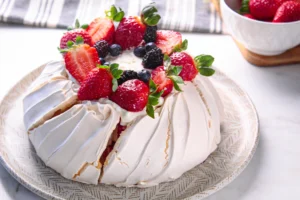 COMO FAZER PAVLOVA | SOBREMESA LINDA, DELICIOSA E FÁCIL DE FAZER