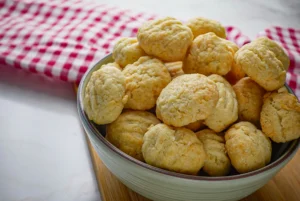 BISCOITO DE PARMESÃO FÁCIL: POUCOS INGREDIENTES E MUITO SABOR!