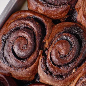 CINNAMON ROLLS DE CHOCOLATE: A MASSA MAIS FOFINHA QUE VOCÊ JÁ VIU!