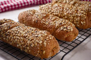 PÃO 100% INTEGRAL COM GRÃOS: O SEGREDO PARA FICAR FOFINHO E MACIO!