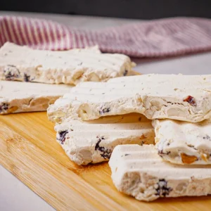 TORRONE CASEIRO (AMENDOLATE): AQUELE GOSTINHO DE INFÂNCIA QUE TODO MUNDO AMA!