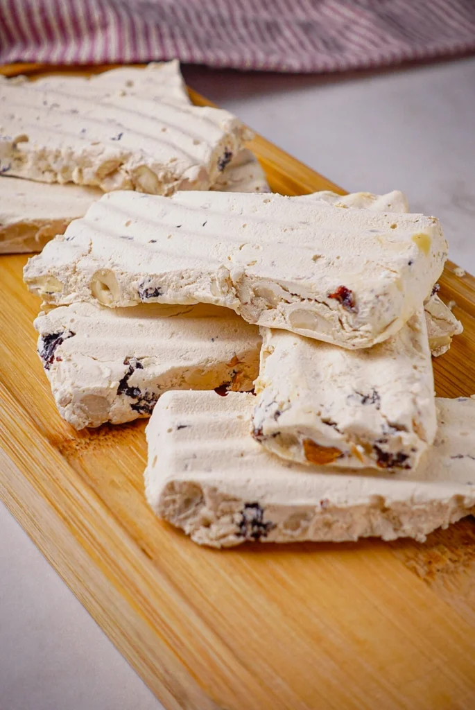 TORRONE CASEIRO (AMENDOLATE): AQUELE GOSTINHO DE INFÂNCIA QUE TODO MUNDO AMA!