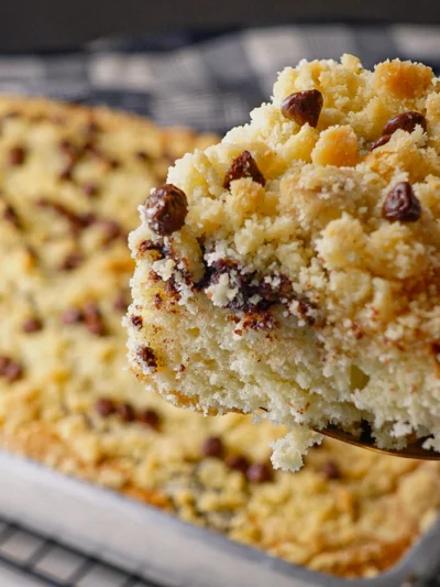 CUCA DE PADARIA EM CASA: O BOLO COM FAROFA QUE TODO MUNDO AMA