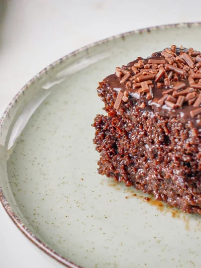COMO FAZER BOLO GELADO DE CHOCOLATE SIMPLES E RÁPIDO